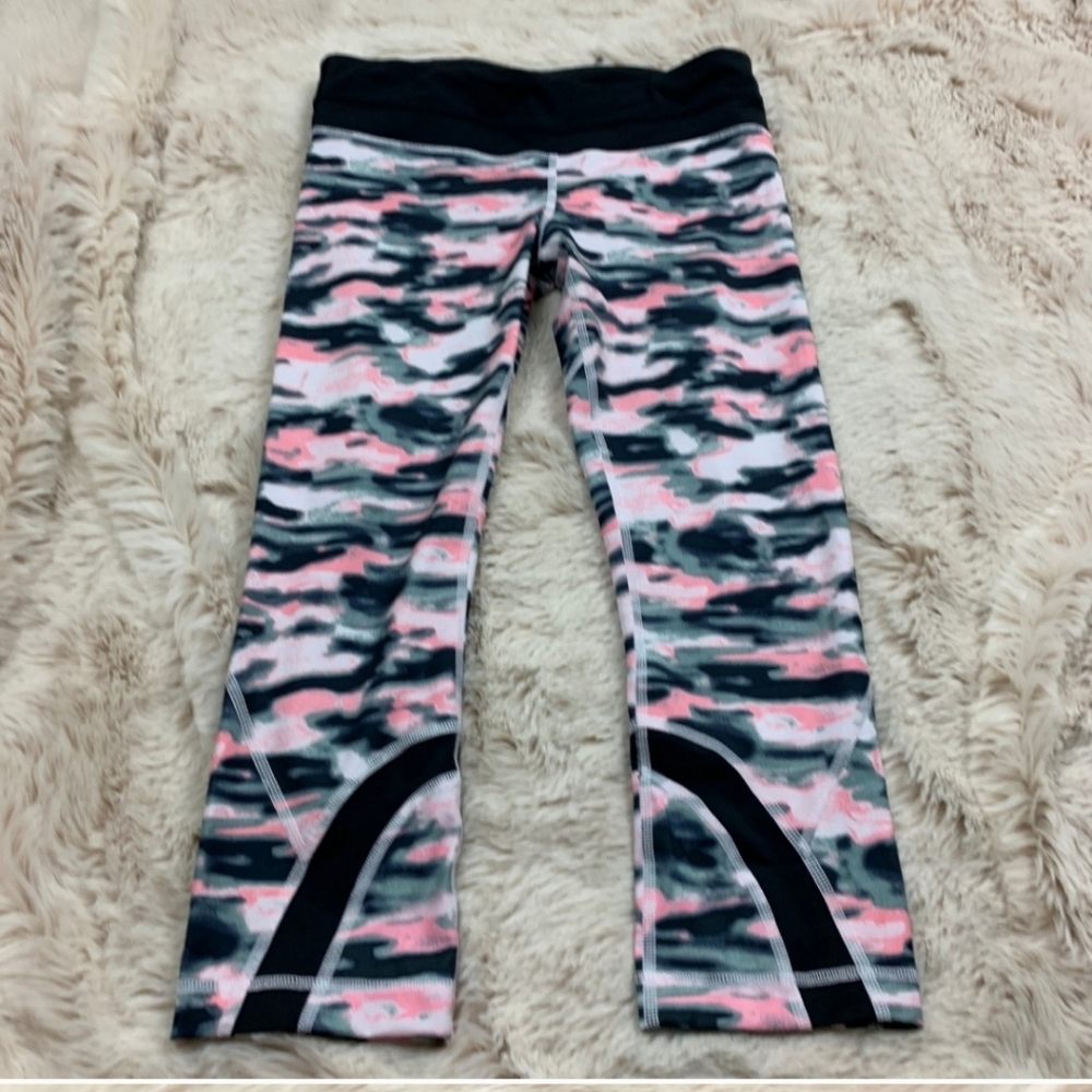 Lululemon crops